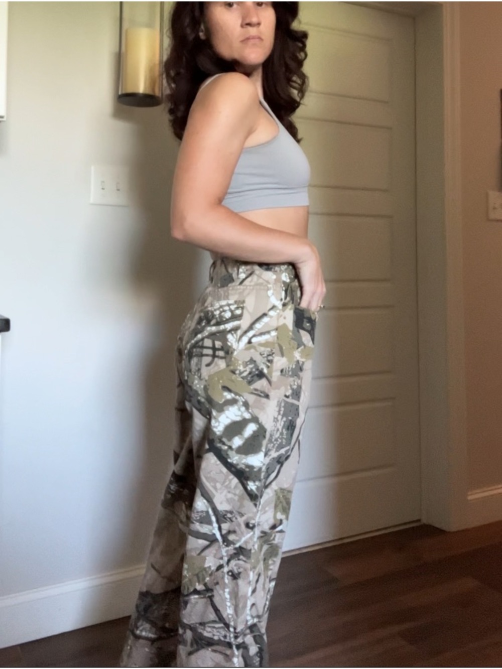 SHEIN Beige Camo Wide-Leg Cargo Jeans - Picture 4 of 5